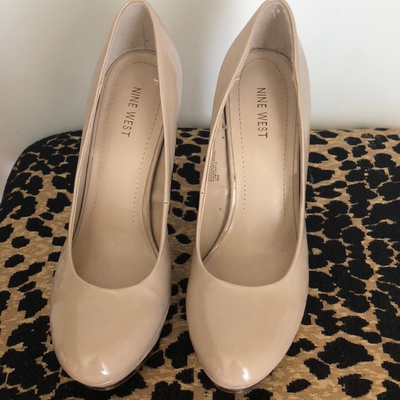 Shoes - Picture 3 of 4